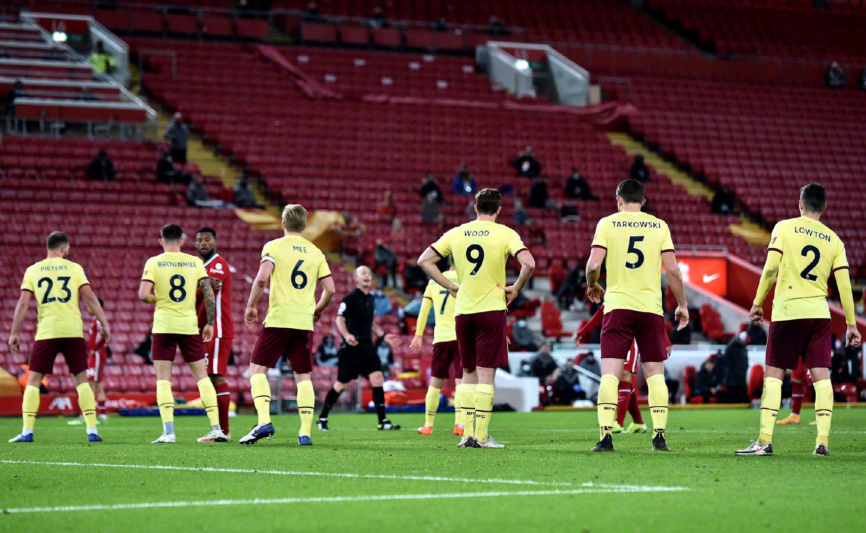 引发的暴力 引发的暴力